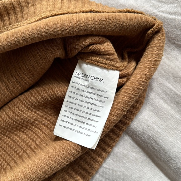 Club Monaco crop turtleneck - Picture 5 of 5